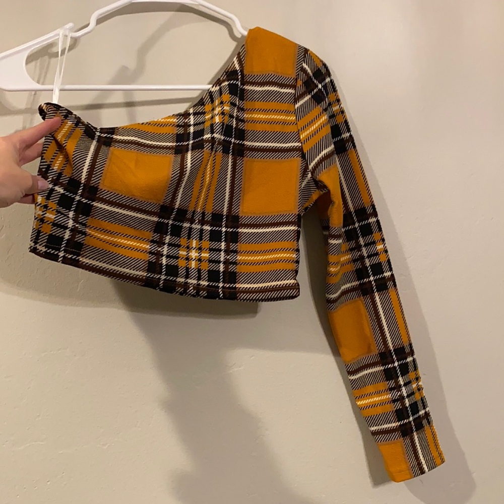 NWOT One sleeve plaid crop top
